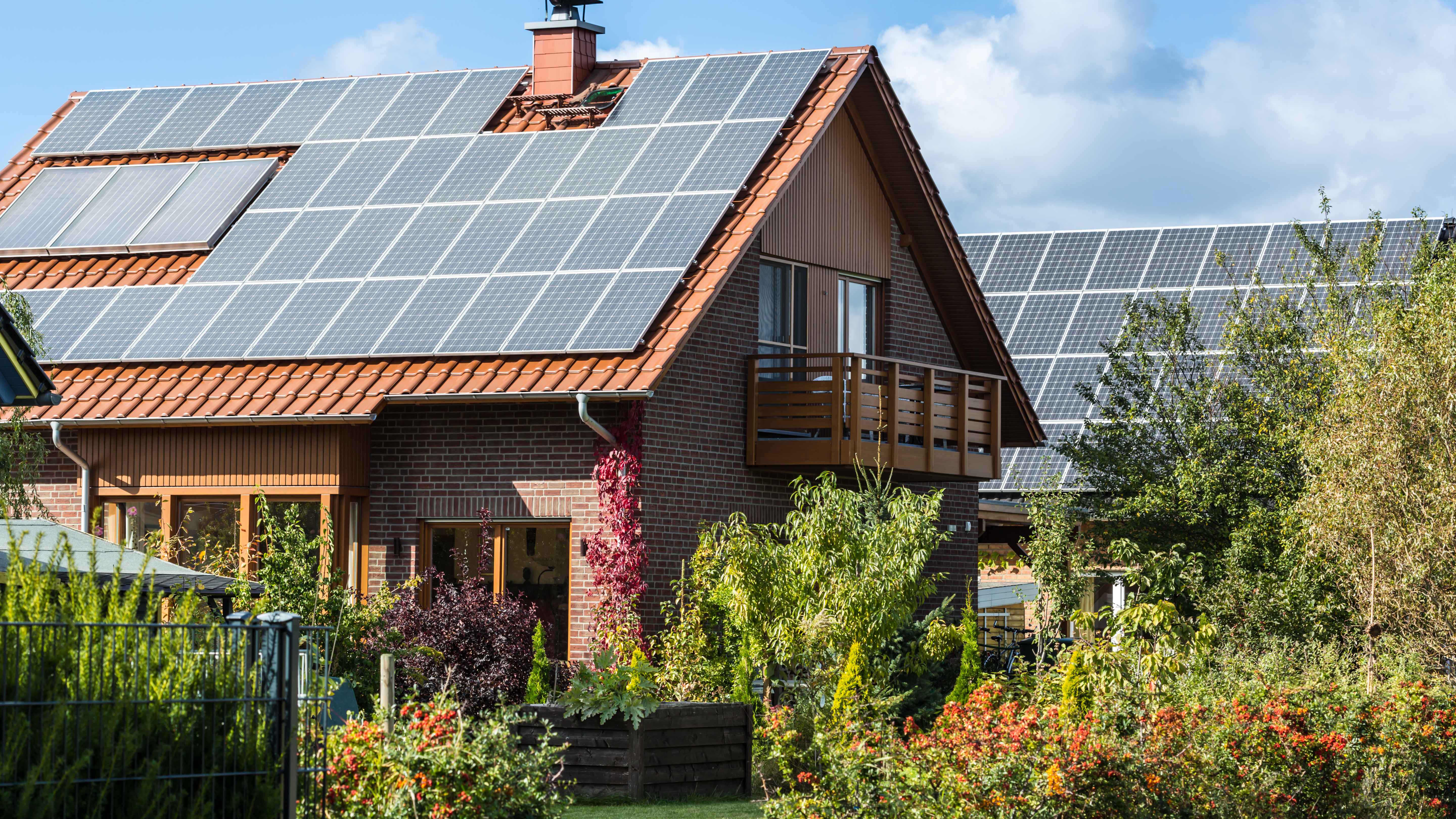 Solaranlage auf Einfamilienhaus – Kostenübersicht und Preisrechner 2026